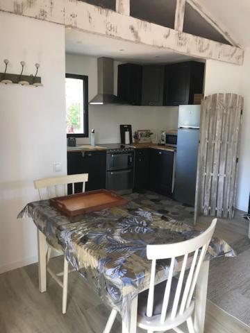 La Brindille Petit Mas Provencal Meuble De Tourisme 3 Etoiles 2-3 Personnes 1 Piece 30 M2 Tout Confort Lisiere Foret Jardin Jacuzzi Piscine Saint-Paul-en-Forêt Kültér fotó